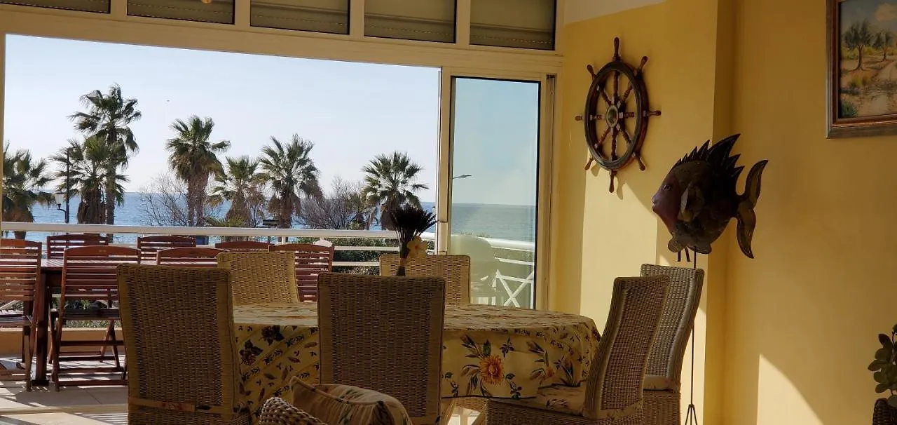 Port Frejus 1Er Etage De Villa Vue Sur Mer, 8-9 Pe Apartment