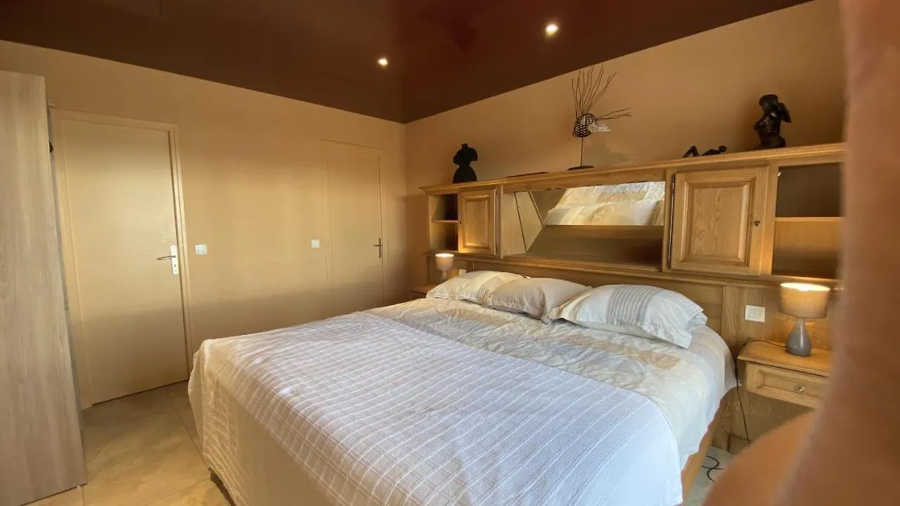 Apartment Port Frejus 1Er Etage De Villa Vue Sur Mer, 8-9 Pe