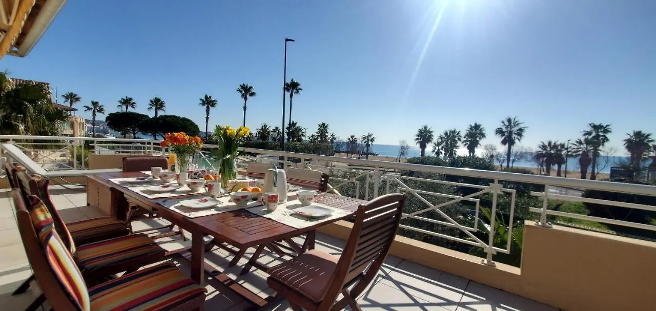 Apartment Port Frejus 1Er Etage De Villa Vue Sur Mer, 8-9 Pe